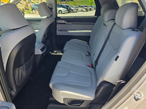 Used 2024 Hyundai Palisade SEL FWD image 11