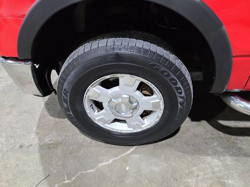 Used 2013 Ford F150 XLT w/ Mid Equipment Group image 22