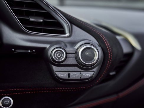 Used 2019 Ferrari 488 Spider Base image 67