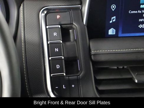 Used 2024 Chevrolet Tahoe Premier AWD/4WD image 28