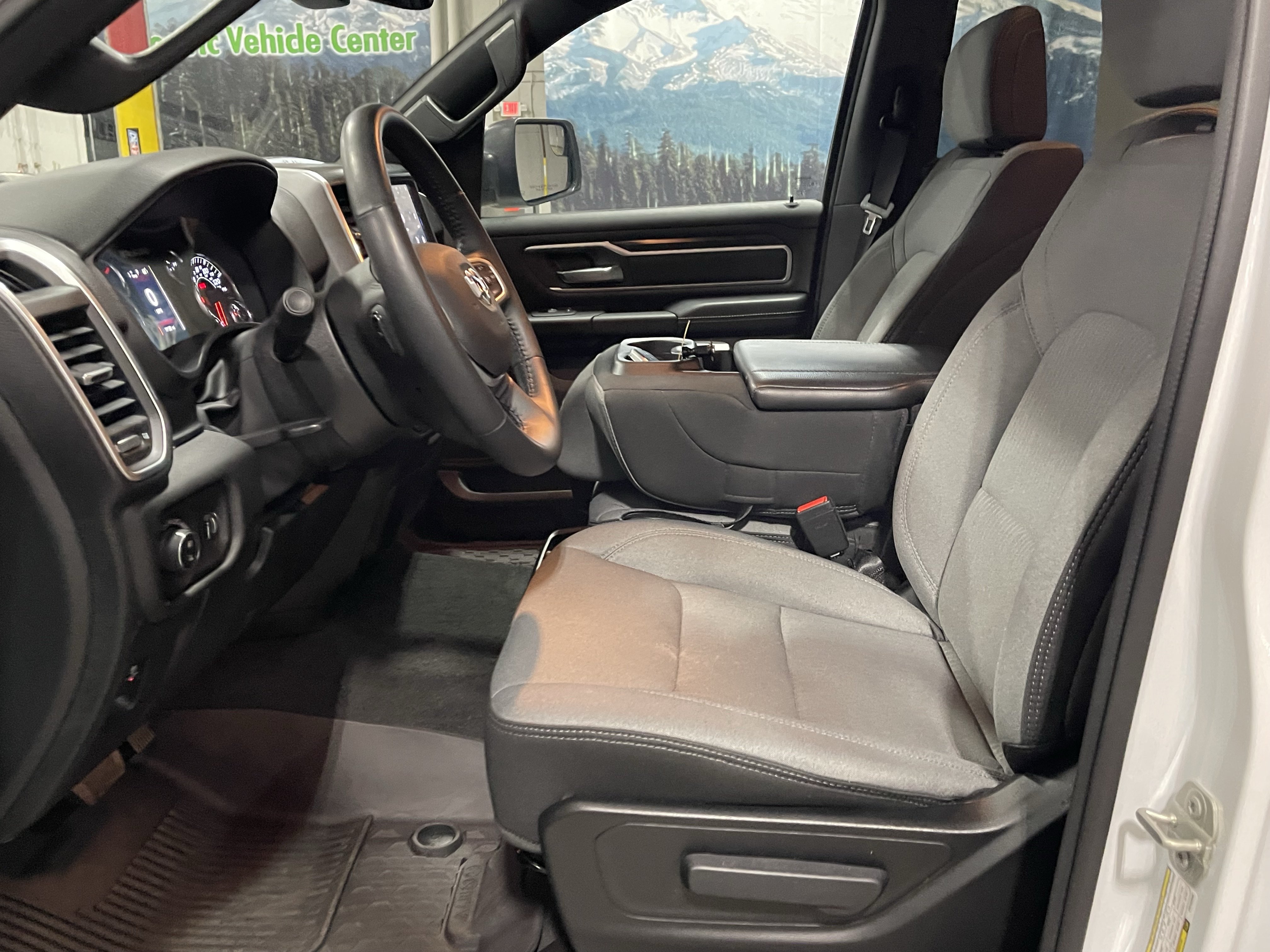 Used 2023 RAM 1500 Big Horn AWD/4WD image 12