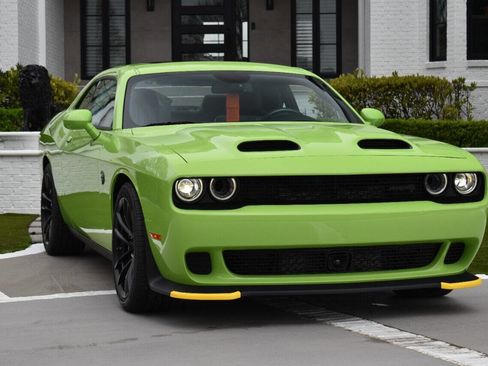 Used 2023 Dodge Challenger SRT Hellcat RWD image 6