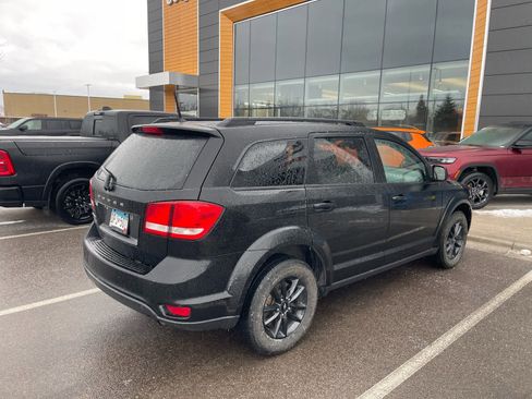 Used 2019 Dodge Journey SE w/ Blacktop Package image 5