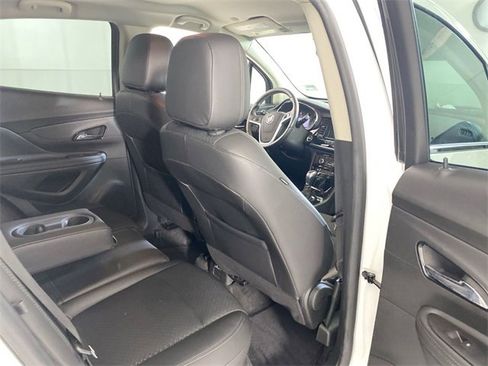 Certified 2022 Buick Encore Preferred w/ Safety Package image 32