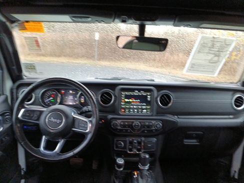 Used 2021 Jeep Wrangler Unlimited Sahara w/ Cold Weather Group image 8