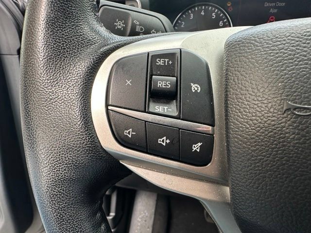 Used 2023 Ford Explorer XLT w/ Equipment Group 202A RWD image 19