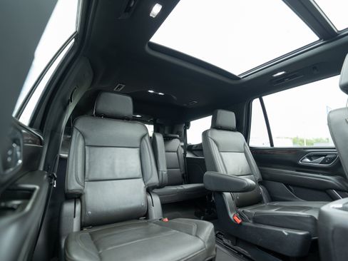 Used 2022 Chevrolet Tahoe LT w/ Luxury Package AWD/4WD image 13