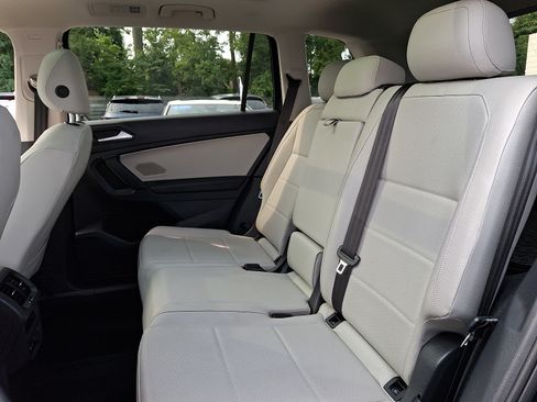 Used 2019 Volkswagen Tiguan S AWD/4WD image 9