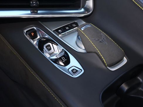 Used 2021 Chevrolet Corvette Stingray Premium Conv w/ Z51 Performance Package image 27