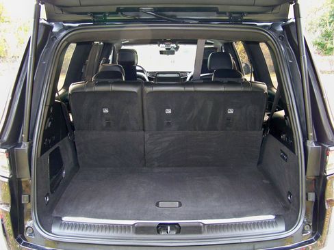 Used 2022 Jeep Grand Wagoneer Series III w/ Rear Seat Video Group 1 AWD/4WD image 12