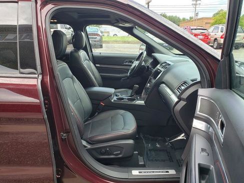 Used 2019 Ford Explorer Sport w/ Equipment Group 401A AWD/4WD image 18