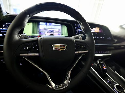 Used 2024 Cadillac Escalade V w/ Heavy-Duty Trailer Package image 25