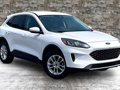 Used 2021 Ford Escape SE w/ Cold Weather Package AWD/4WD image 1