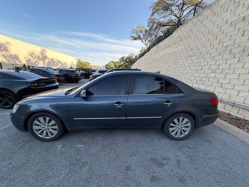 Used 2009 Hyundai Sonata Limited FWD image 2