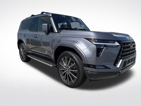 Used 2026 Lexus GX 550 w/ Accessory Package (2T) AWD/4WD image 3