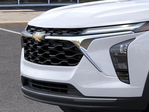 New 2026 Chevrolet Trax LT w/ Driver Confidence Package image 13