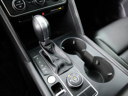 Used 2019 Volkswagen Atlas SE image 35