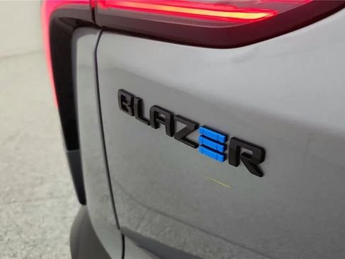 New 2026 Chevrolet Blazer EV SS AWD/4WD image 17