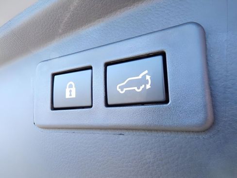 Certified 2025 Subaru Outback Premium image 9