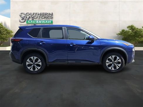Used 2023 Nissan Rogue SV FWD image 6
