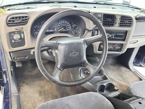 Used 2001 Chevrolet Blazer LS w/ Preferred Equipment Group image 17