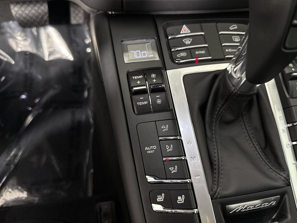 Certified 2020 Porsche Macan S AWD/4WD image 30