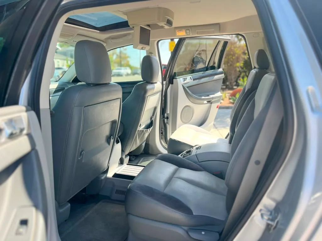Used 2008 Chrysler Pacifica Touring FWD image 7