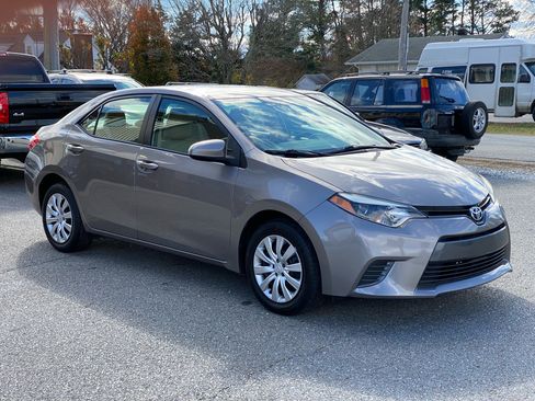 Used 2016 Toyota Corolla LE image 4