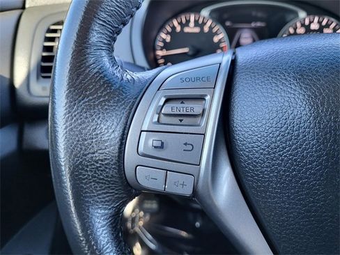 Used 2015 Nissan Altima 2.5 SV image 16