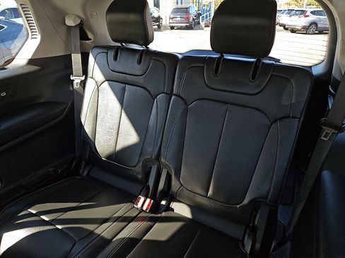 Used 2022 Jeep Grand Cherokee L Limited image 11