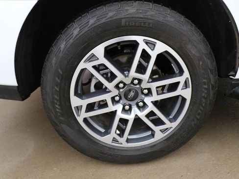 Used 2025 Ford Expedition Active AWD/4WD image 8