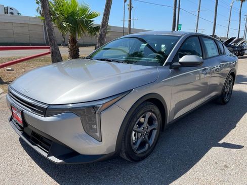 New 2026 Kia K4 LXS image 3