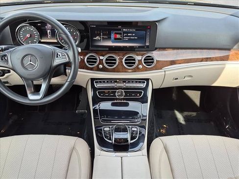 Used 2018 Mercedes-Benz E 300 image 19