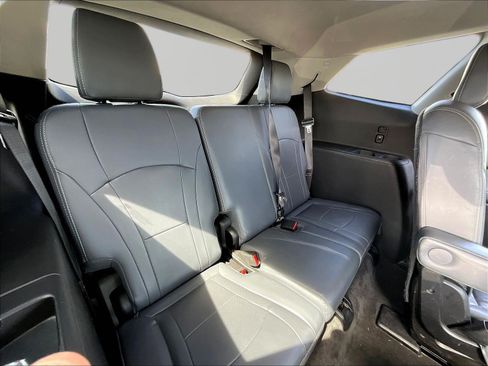 Used 2018 Buick Enclave Essence FWD image 26