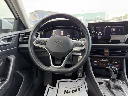 Used 2025 Volkswagen Jetta S image 11