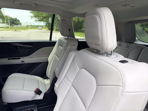 Used 2026 Lincoln Aviator AWD image 14
