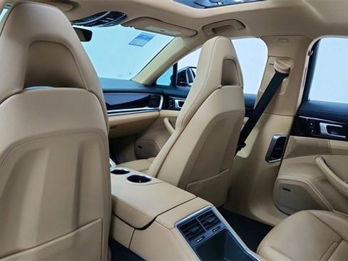 Used 2018 Porsche Panamera 4S image 30