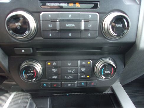 Used 2018 Ford F150 Raptor w/ Equipment Group 802A Luxury AWD/4WD image 26