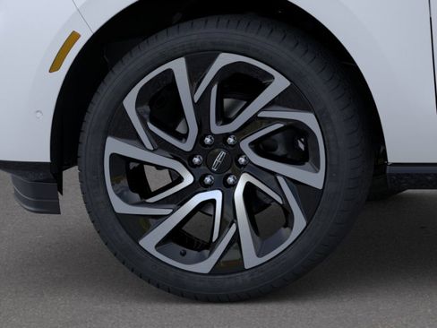 New 2026 Lincoln Navigator L Black Label AWD/4WD image 19