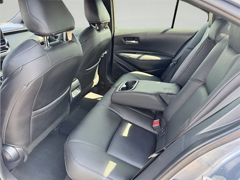 Used 2025 Toyota Corolla SE image 32