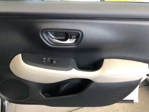 Used 2025 Honda HR-V LX image 53