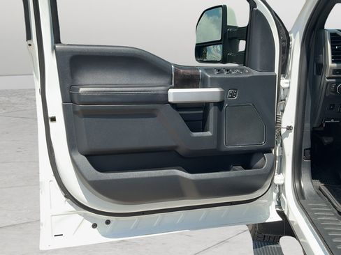 Used 2022 Ford F350 Lariat w/ Lariat Ultimate Package AWD/4WD image 18