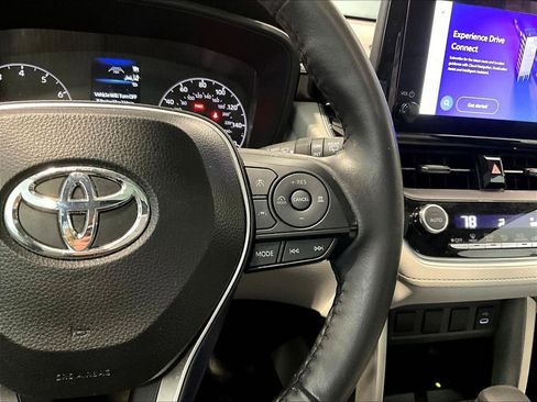 Used 2024 Toyota Corolla Cross LE w/ Moonroof Package AWD/4WD image 19