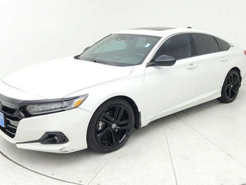 Used 2022 Honda Accord Sport image 3