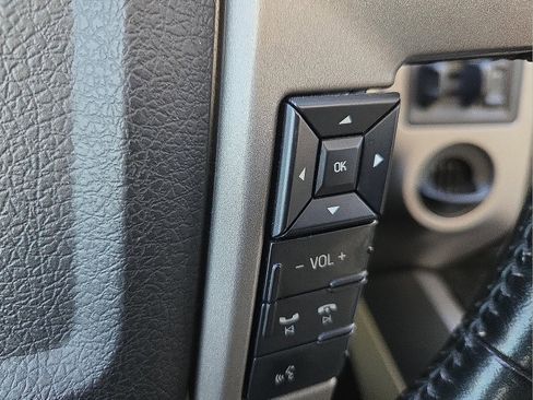 Used 2016 Ford Expedition Limited w/ Equipment Group 301A image 19