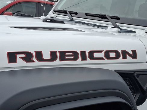 Used 2022 Jeep Gladiator Rubicon w/ LED Lighting Group AWD/4WD image 10