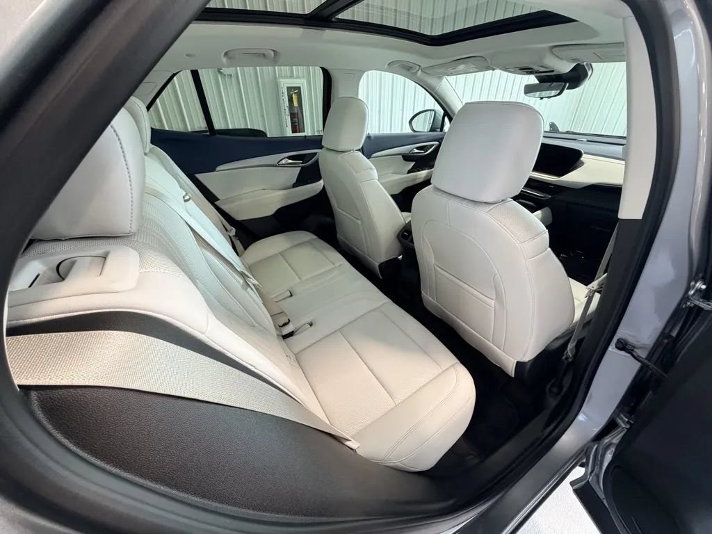Used 2025 Buick Envision Avenir AWD/4WD image 24
