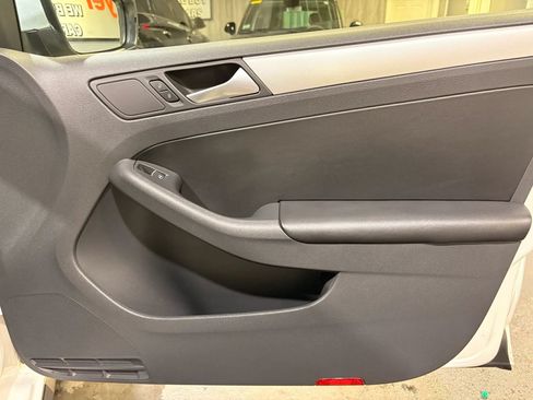Used 2013 Volkswagen Jetta GLI Autobahn FWD image 20