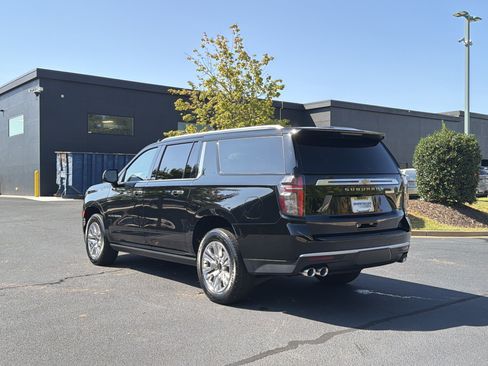 Used 2022 Chevrolet Suburban High Country AWD/4WD image 16