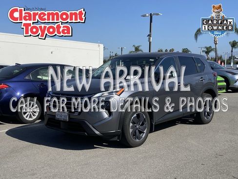 Used 2025 Nissan Rogue SV FWD image 1
